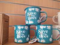 Save the Bees daisy Enamel mug